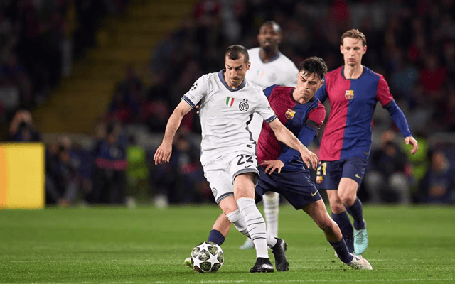 德甲强强对话引爆讨论（德甲巅峰对决引发热议）