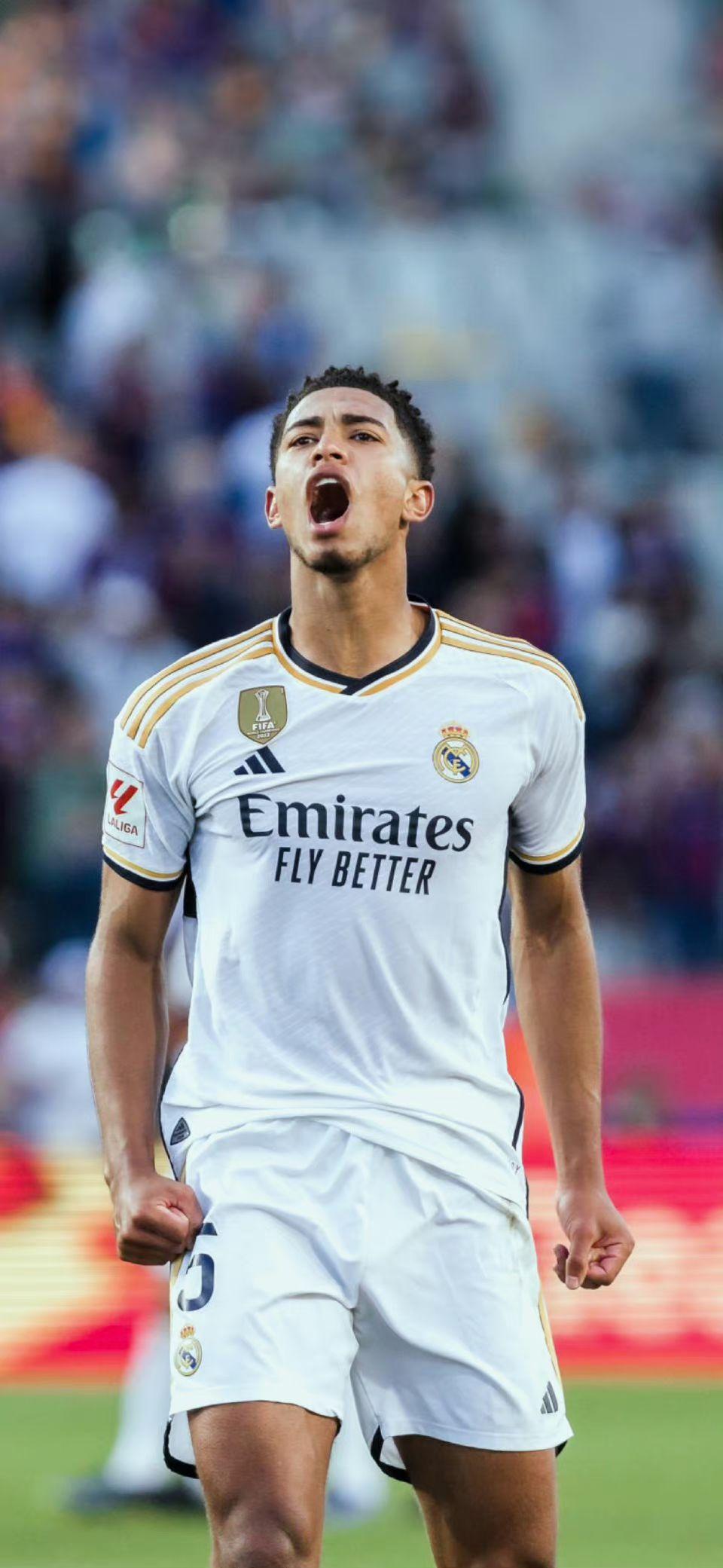 北伦敦德比还能上吗？加布里埃尔在比赛中疑似腹股沟受伤被替换下场（北伦敦德比成疑：加布里埃尔疑似腹股沟受伤提前退场）