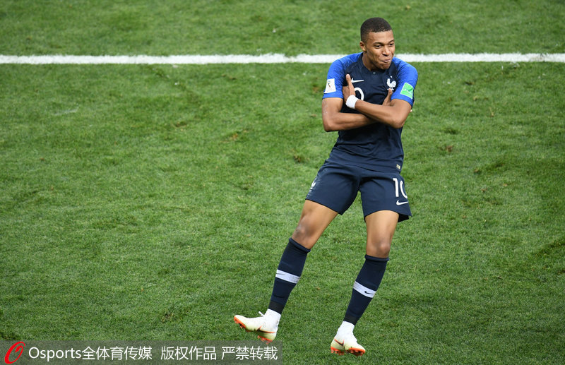 媒体人：中国退役球员当教练是恶俗圈子，应让草根教练来竞争（媒体人称中国体坛退役球员把持教练岗位成小圈子，呼吁向草根教练开放竞争）