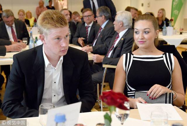 英格兰连续10场正式比赛赢球且零封，追平西班牙纪录（英格兰豪取正式赛10连胜并零封对手，追平西班牙纪录）